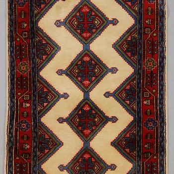 MATTA, Täbriz, ca 238 x 78 cm.