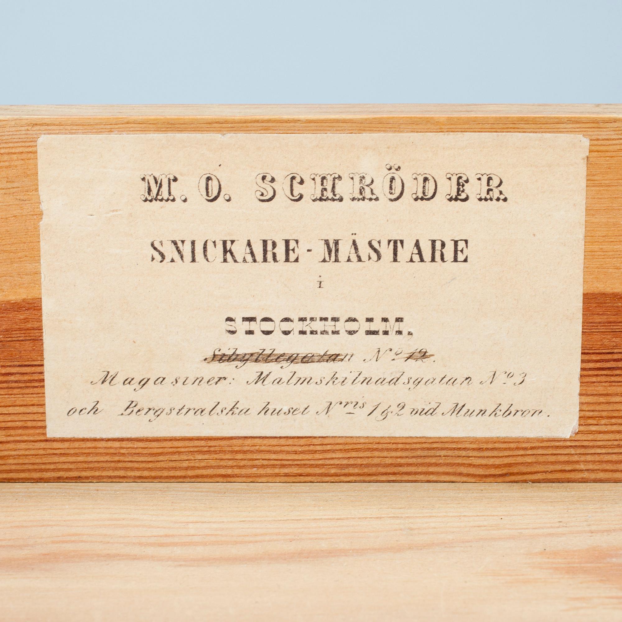 ETAGERE, etikettmärkt Snickarmästare M.O. Schröder, Stockholm, 1800-talets första hälft.