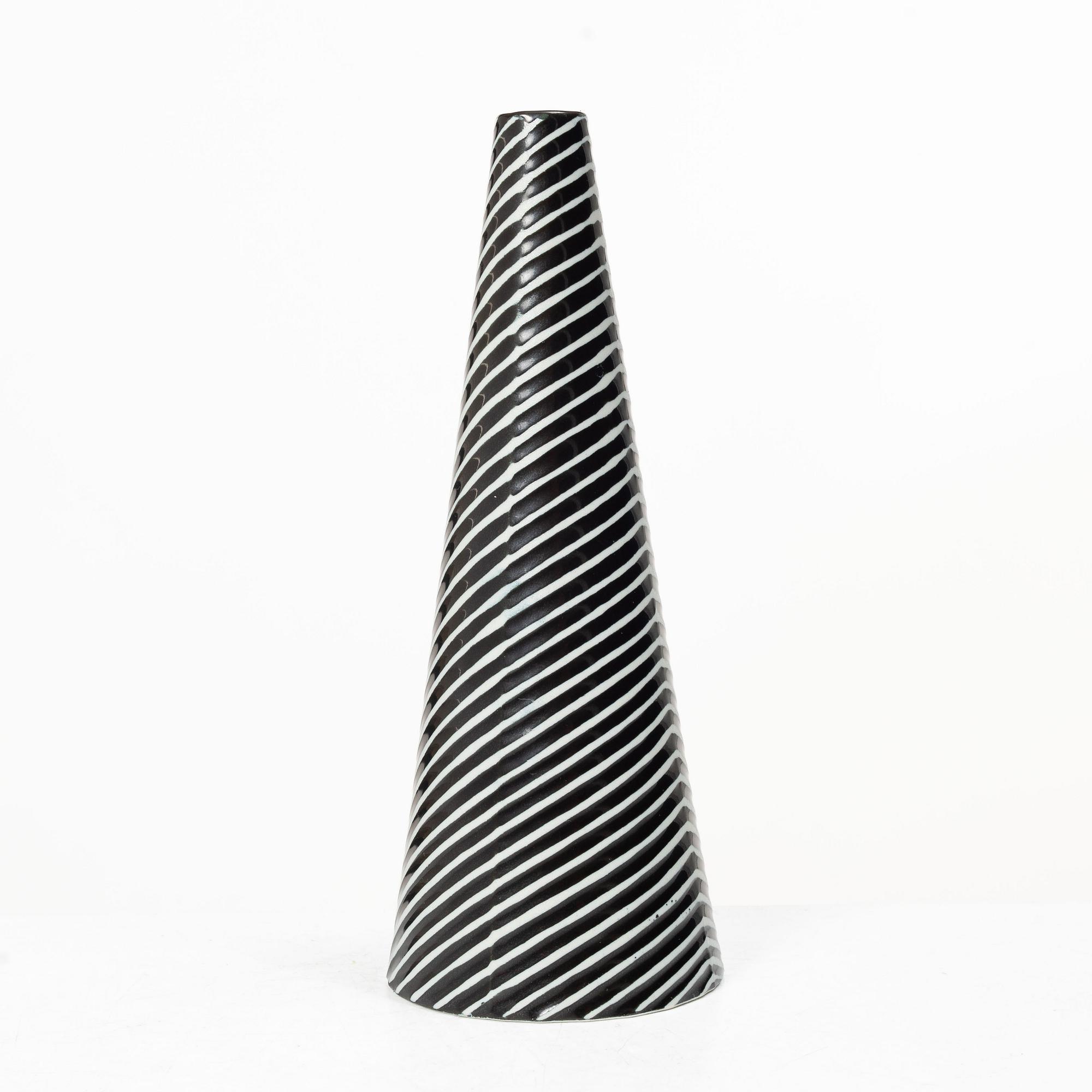 Stig Lindberg, Vase, “Domino”, Gustavsberg, latter half of the 20th century.