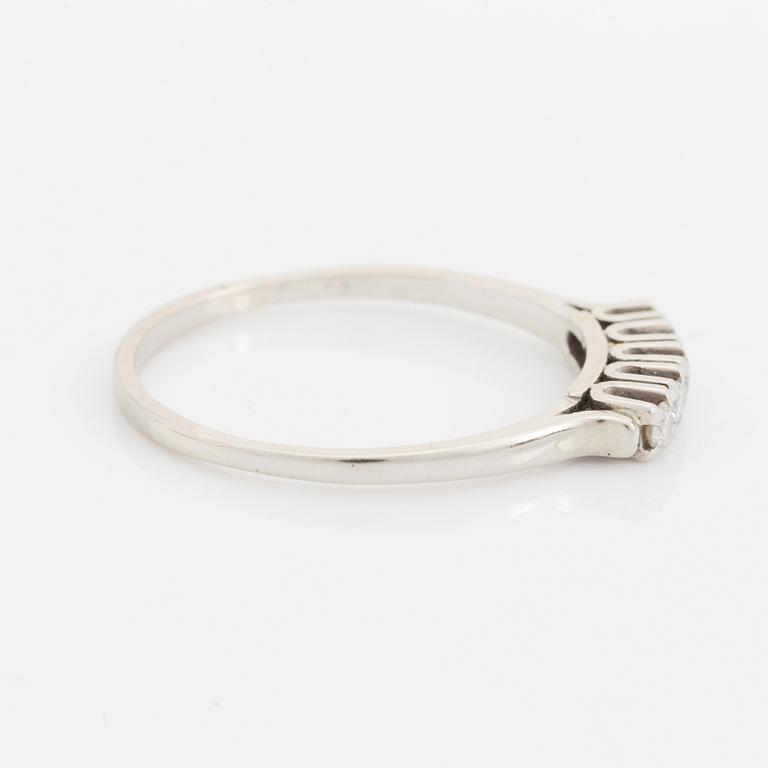 Brilliant cut diamond ring.