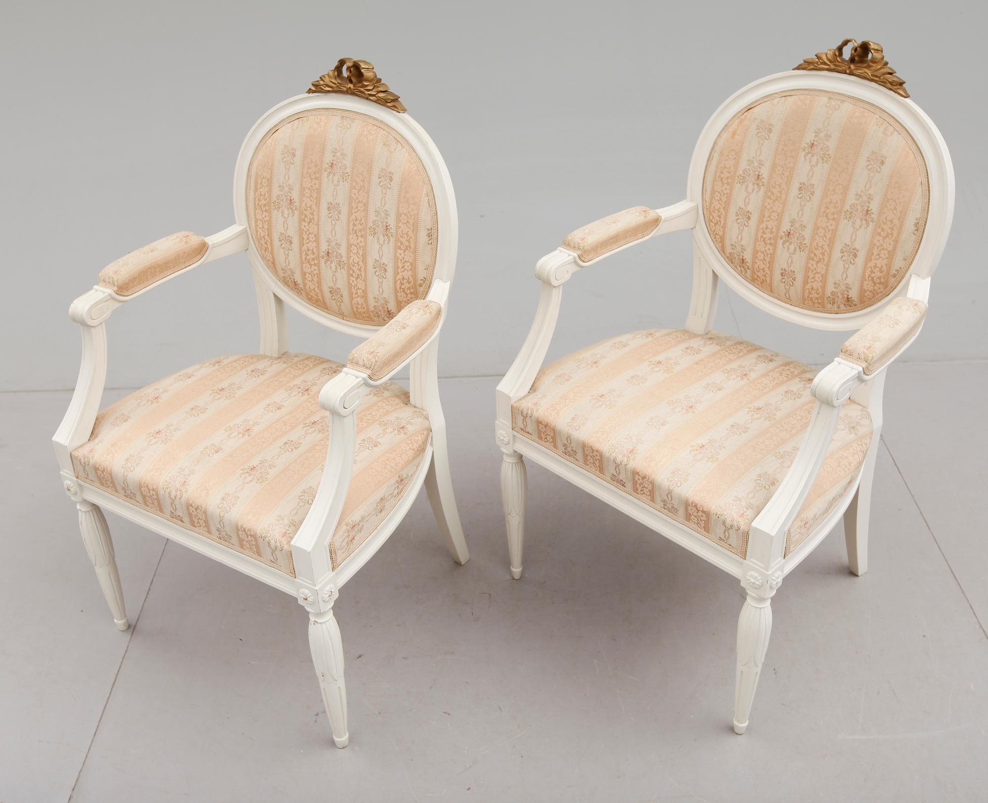 KARMSTOLAR, 1 par, gustaviansk stil, 1900-tal.