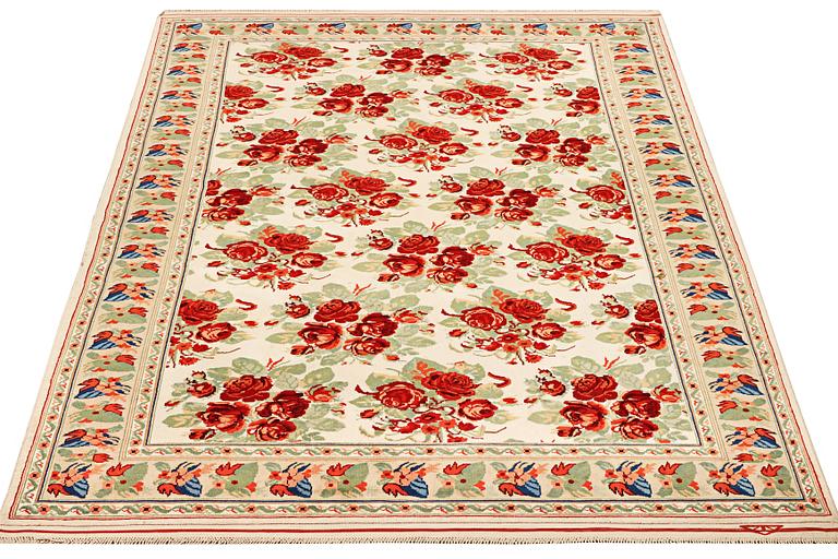 A Bakhtiari carpet, a. 310 x 196 cm.