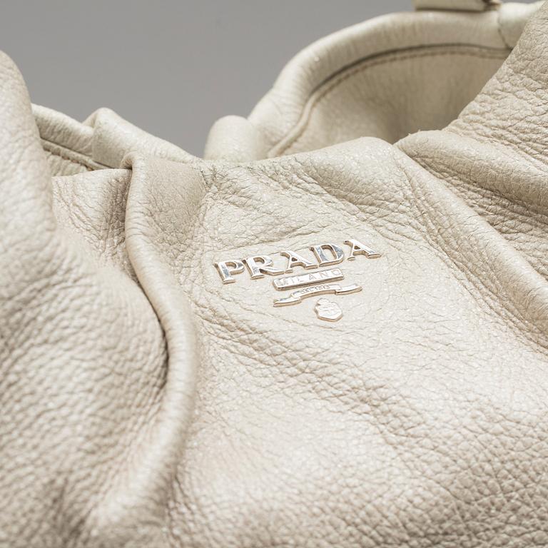 VÄSKA, "Cervo Lux Chain", Prada.