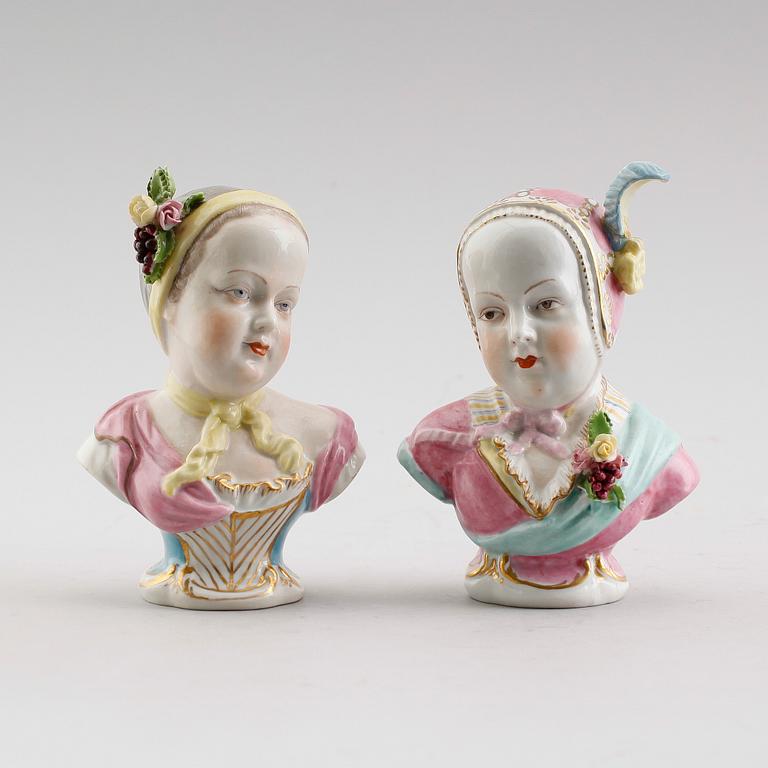FIGURER, 1 par, sannolikt Meissen, omkring år 1900.