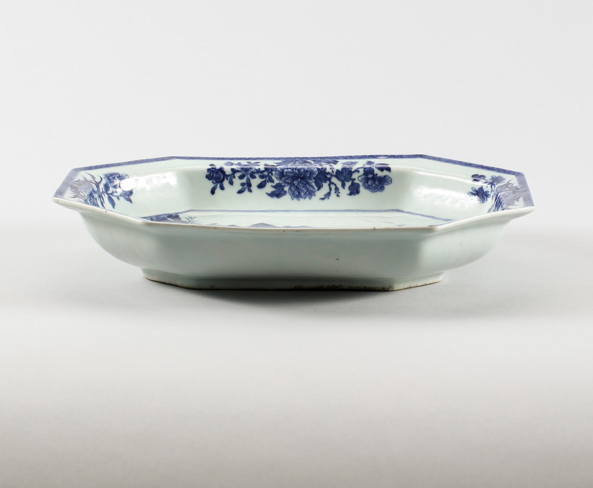 STEKFAT, porslin, Kina, Qianlong(1736-1705).
