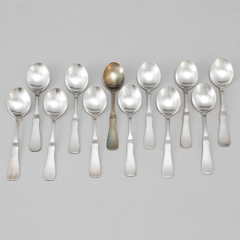 A SET OF TWELVE SILVER COFFEE SPOONS, 1970/80. Weight ca 170 g.