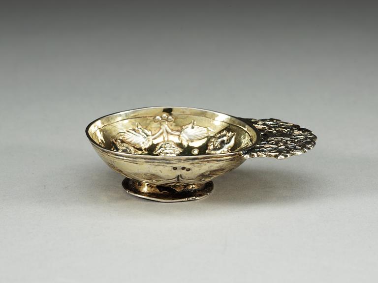 A Russian 18th century silver-gilt charka, unmarked.