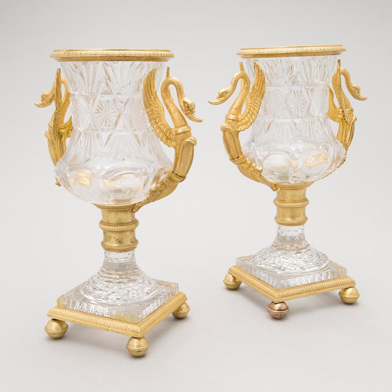 URNOR, ett par, empirestil, Ryssland, 1900-talets början.