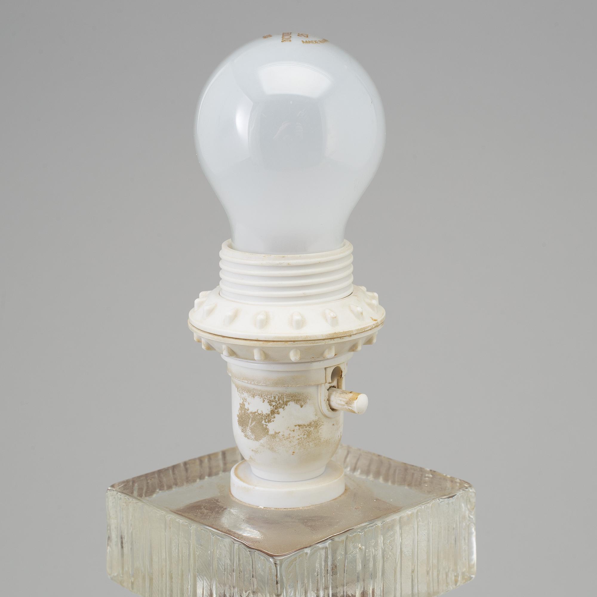 A 1960s/1970s table light.