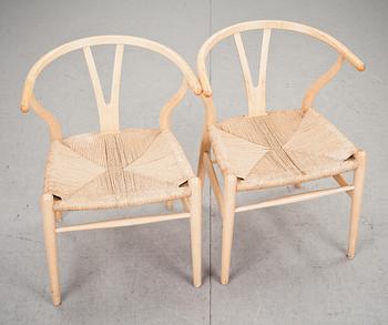 STOLAR, ett par. "Y-stolen", Hans J. Wegner. 1980-tal.