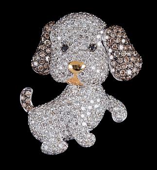 1037. A black and white diamond dog brooch, tot. 3.32 cts.