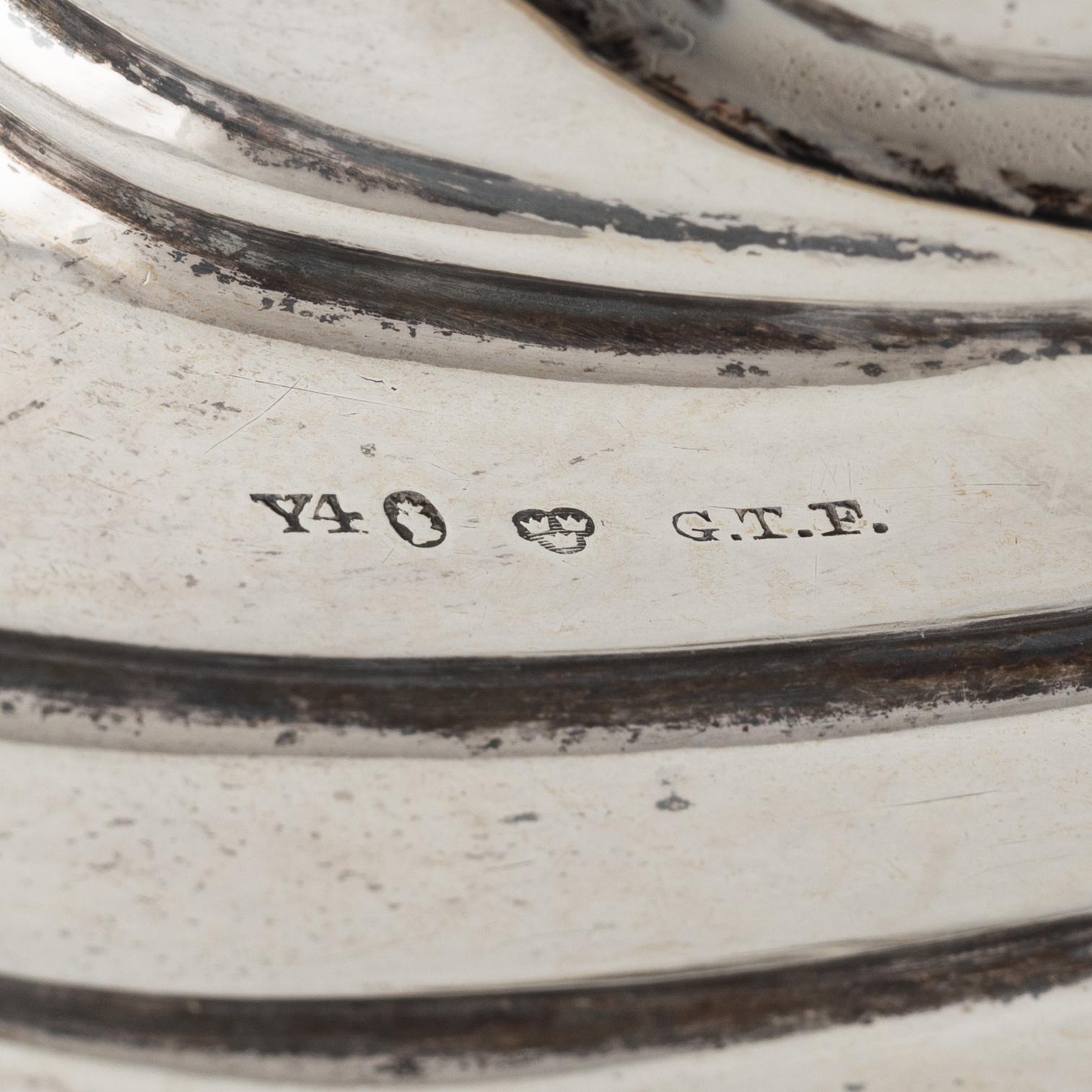 Gustaf Theodor Folcker, serveringsskål, silver, nyrokoko, Stockholm 1853.