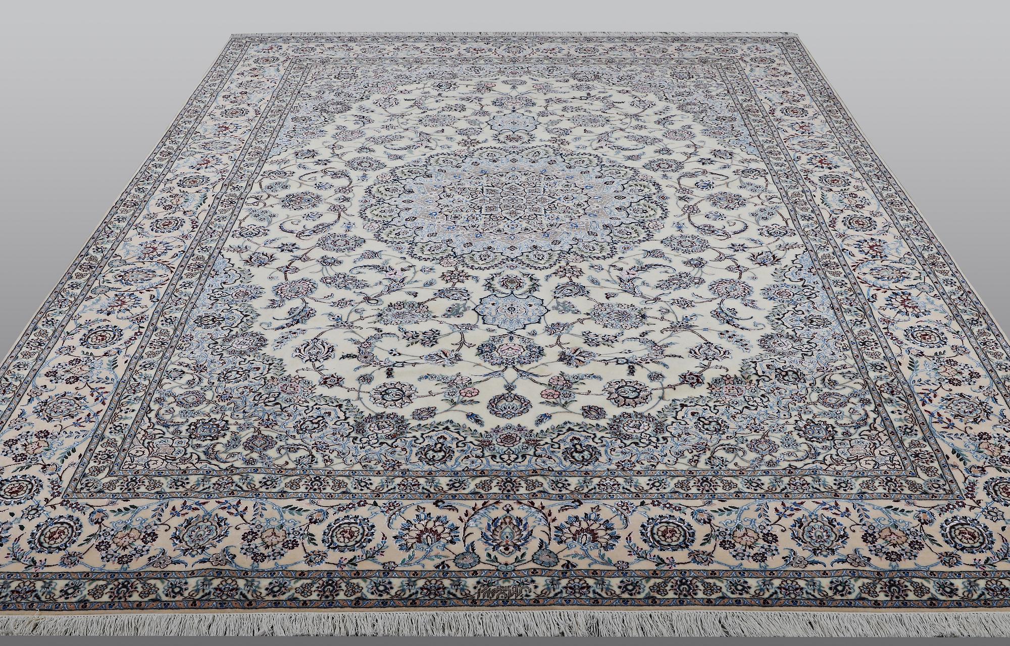 MATTA, Nain 6 LAA, part silk, ca 325 x 250 cm.