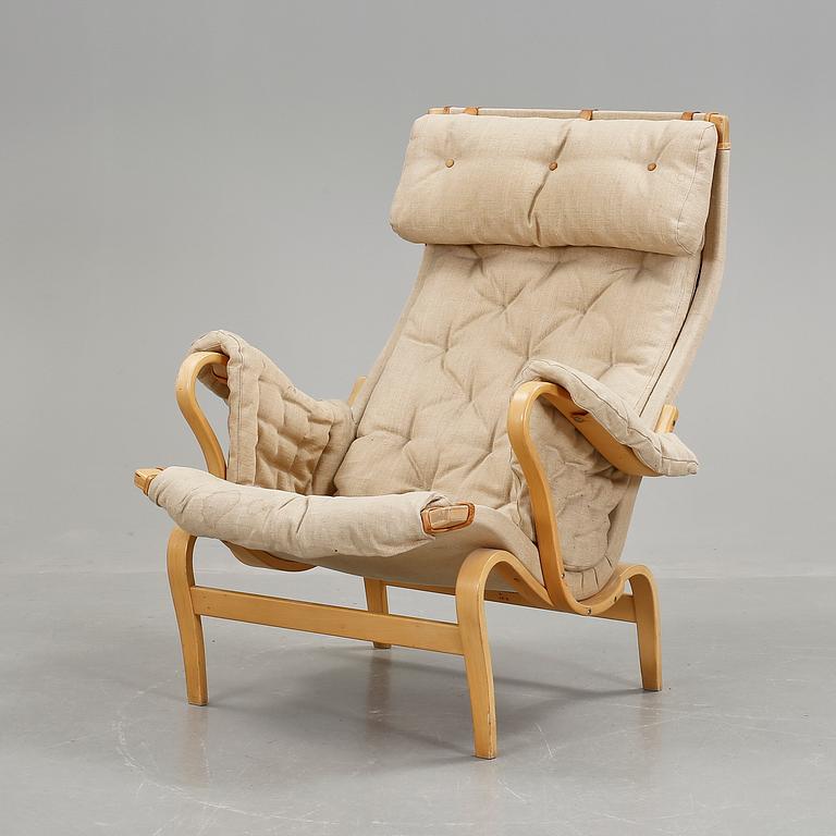 FÅTÖLJ, "Pernilla", Bruno Mathsson, DUX, 1900-talets andra hälft.