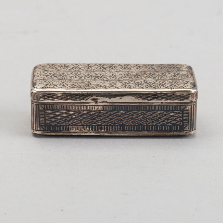 A Russian niello silver box mark of Moskow 1837 assay mark of Nikolaì Lukich weight ca 45 gr.Dubrovin, weight ca 44 gr.