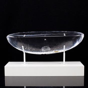 BERTIL VALLIEN, a glass boat from Kosta Boda, signed.