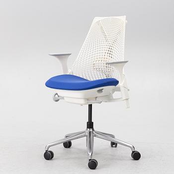 Yves Béhar, skrivbordsstol, "Sayl", Herman Miller.