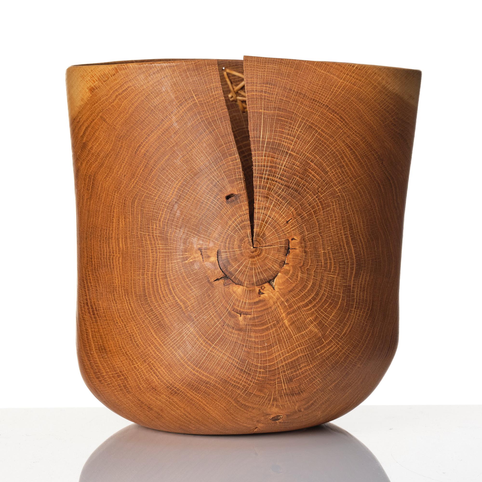 Jonas Als, a unique sculpture, "Crossgrain", executed in his own studio, Copenhagen, 2020.