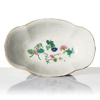 A group of three famille rose dishes, late Qing dynasty.