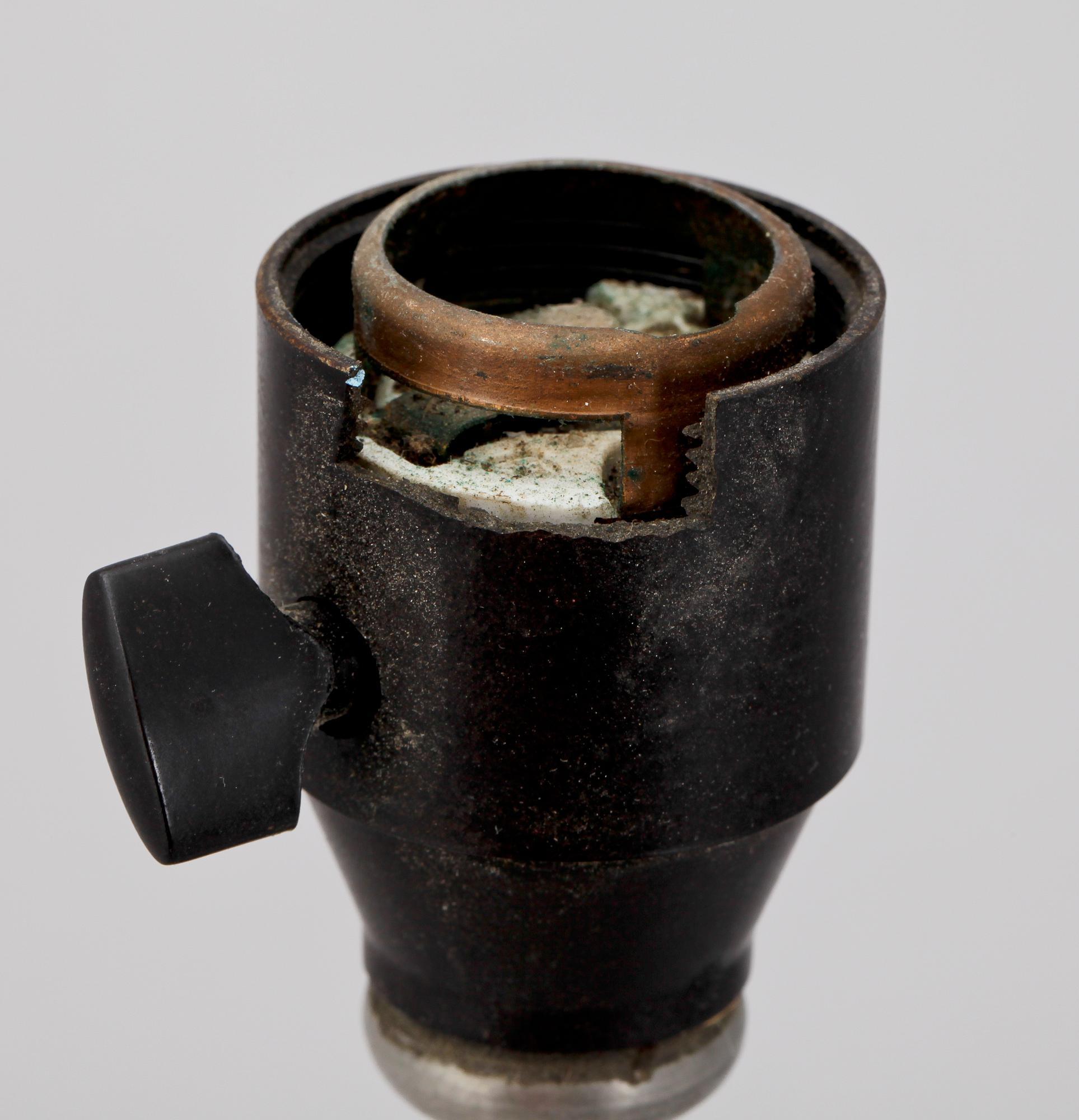 BORDSLAMPA, tenn, Firma Svenskt Tenn, 1927.