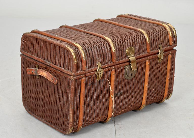 KOFFERT, 1900-talets första hälft.