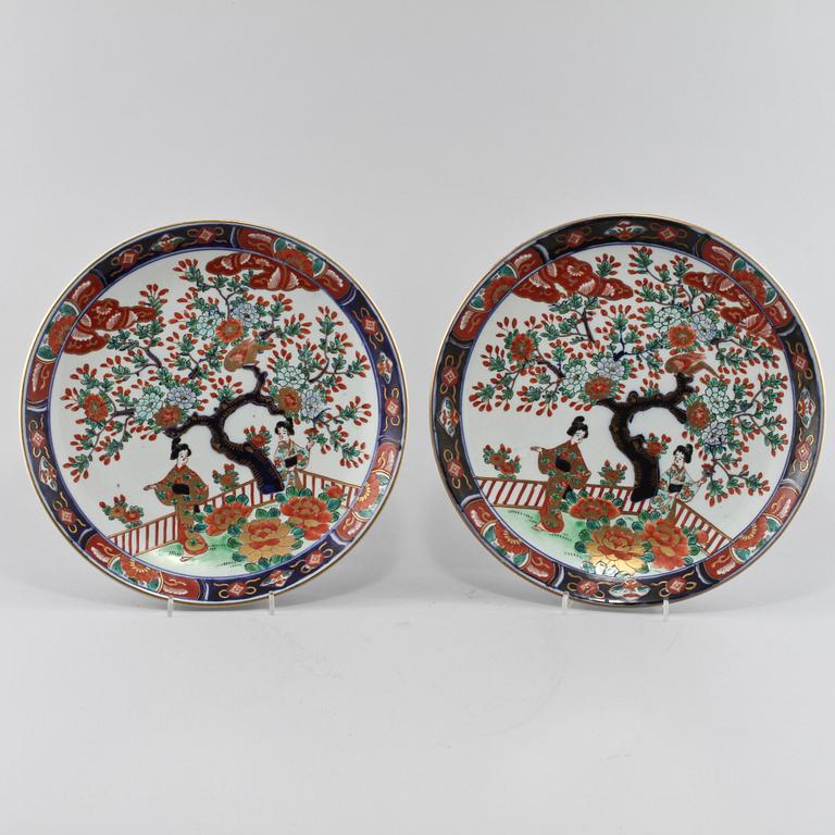 TALLRIKAR, ett par, Japan, 1900-tal.