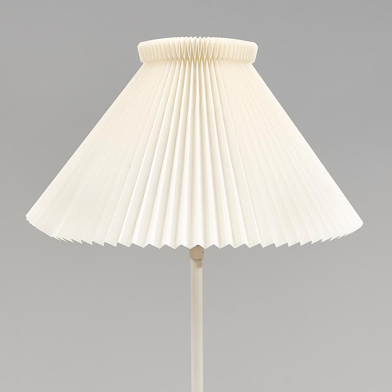 GOLVLAMPA, "Le Klint", Kaare Klint, Danmark, 1900-talets andra hälft.