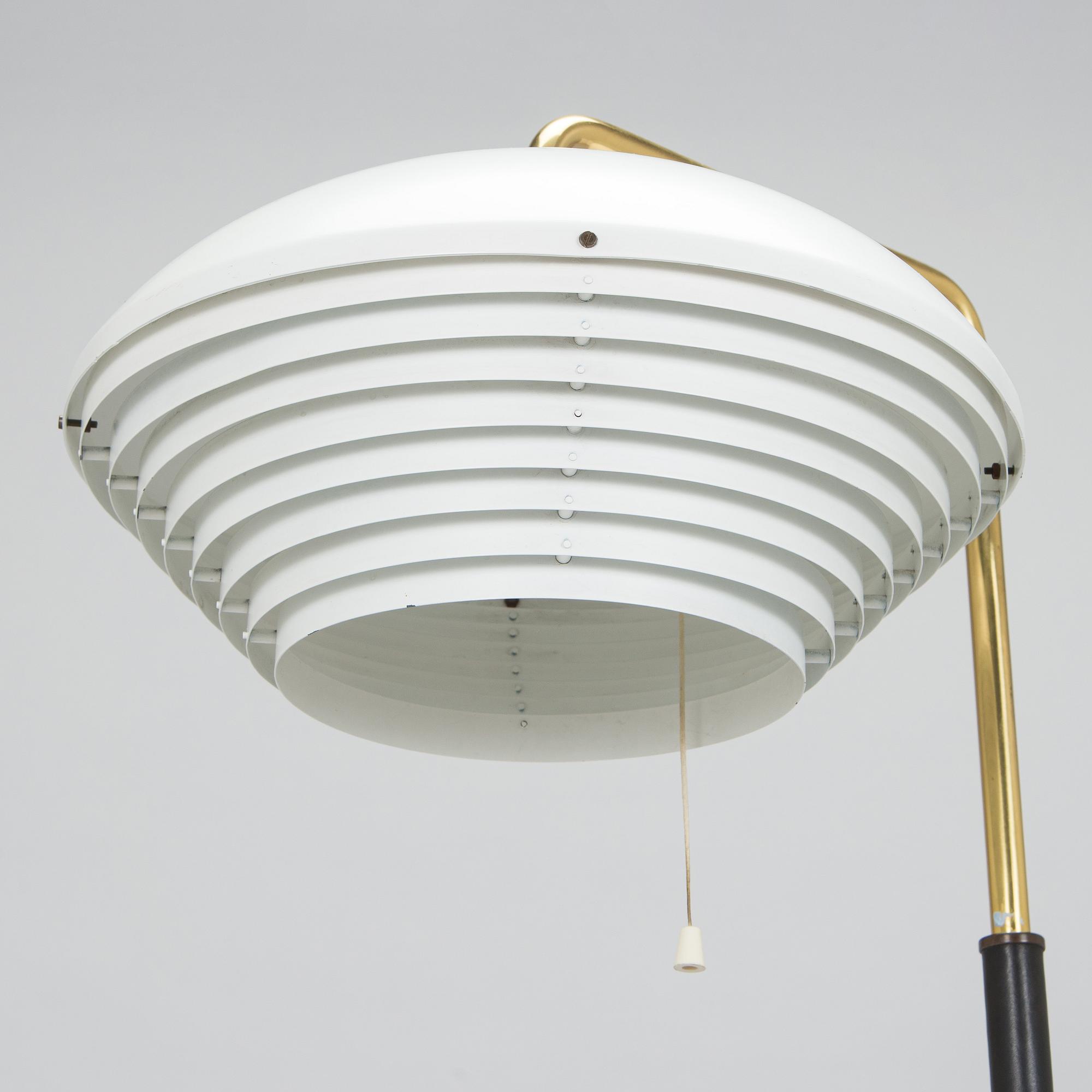Alvar Aalto, golvlampa, A811, Valaistustyö.