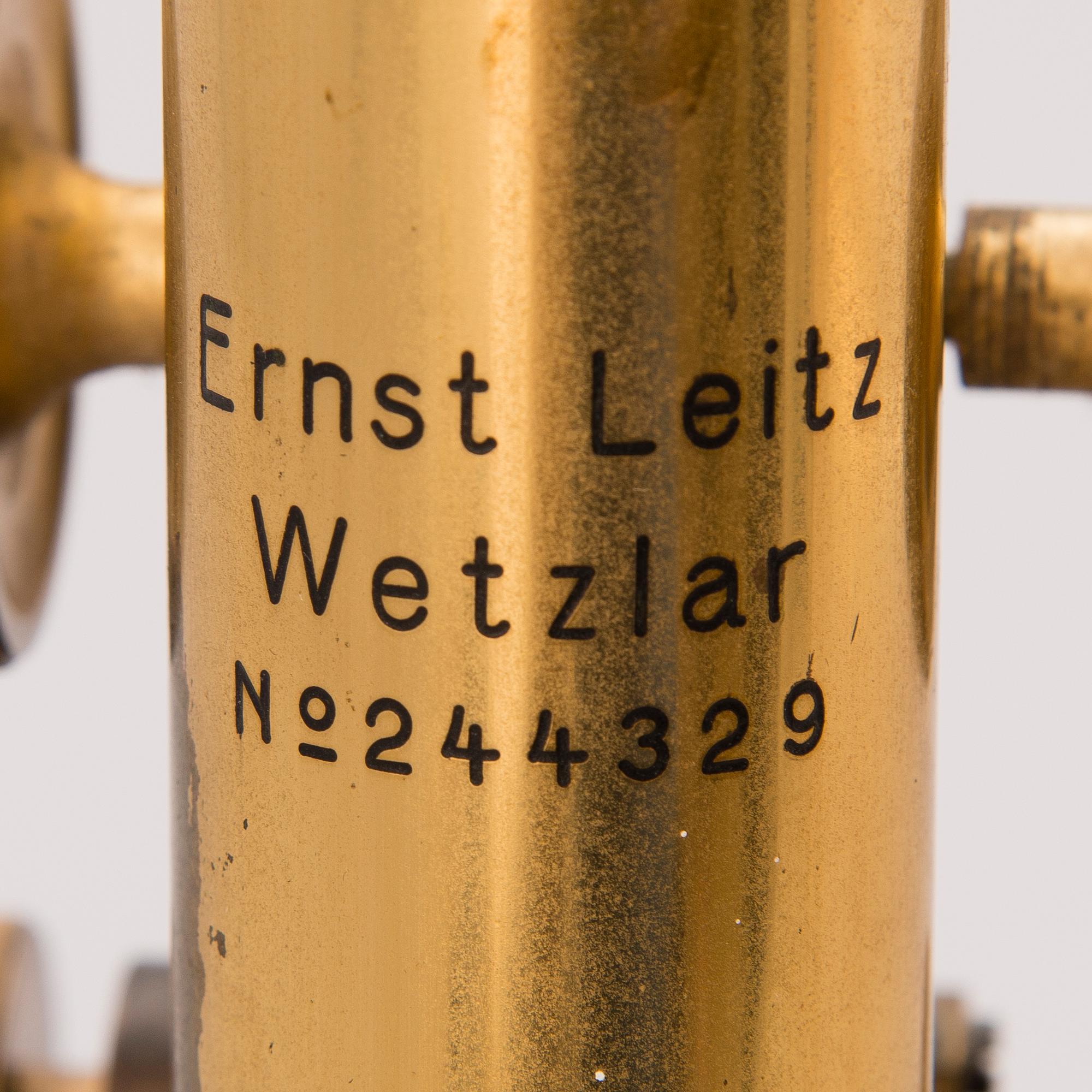 An Ernst Leitz Wetzlar mid-1920s microscope. Marked 'No 244329