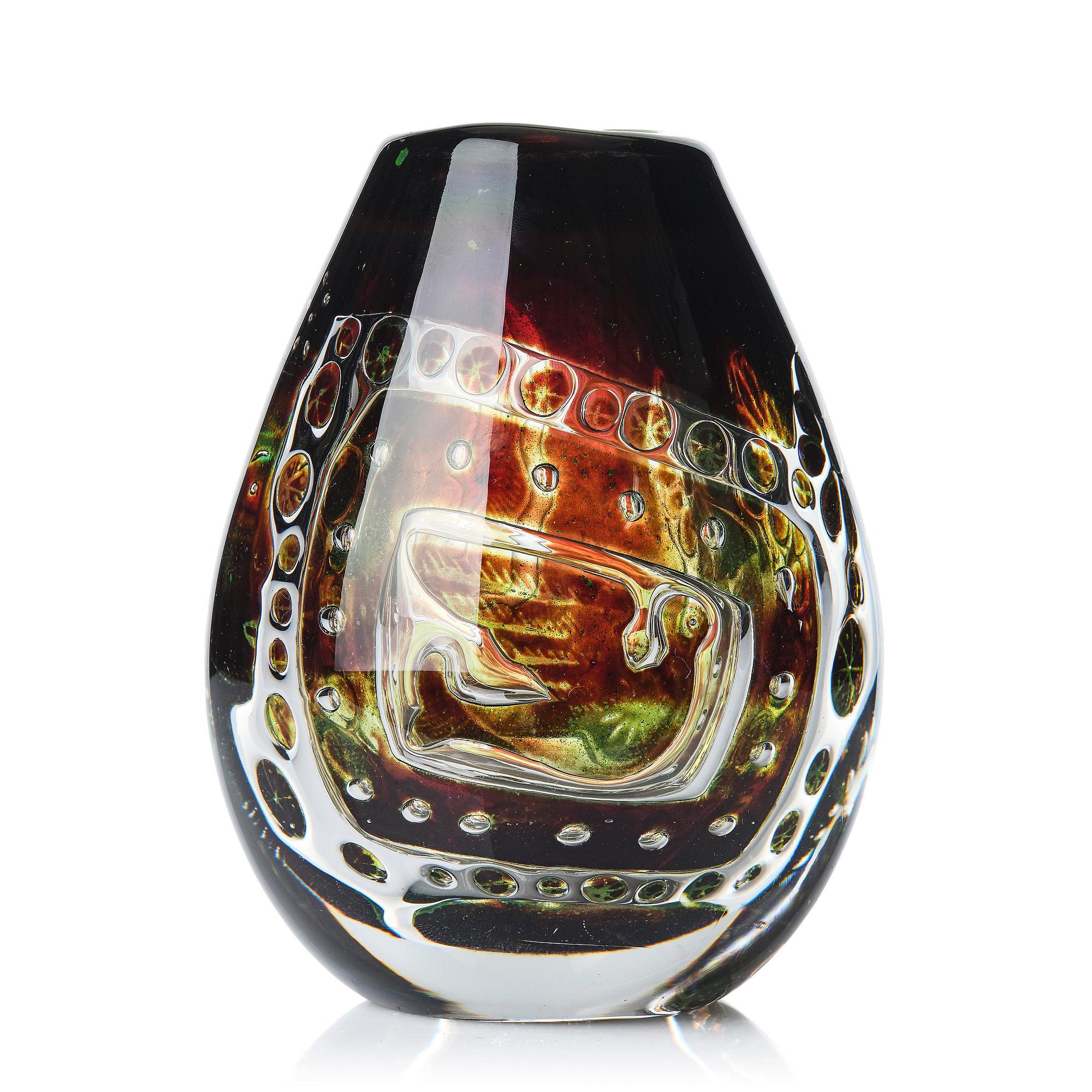 Edvin Öhrström, an Ariel glass vase "The Girl and the Dove", Orrefors 1957, no. 449F.