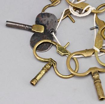 KLOCKNYCKLAR, 7 st, mässing och järn, Sverige, 1700-tal.