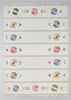 MATTA, rölakan. Ca 240 x 168 cm.