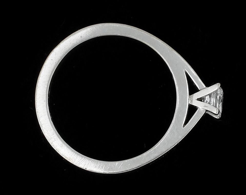 RING, 18k vitguld, prinsesslipad dimant 0,31ct. Tot vikt ca 5 g.