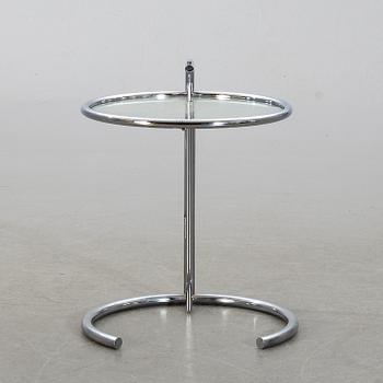 EILEEN GRAY, sidobord "E1027" licenstillverkat av Aram designs ClassiCon, sent 1900-tal.