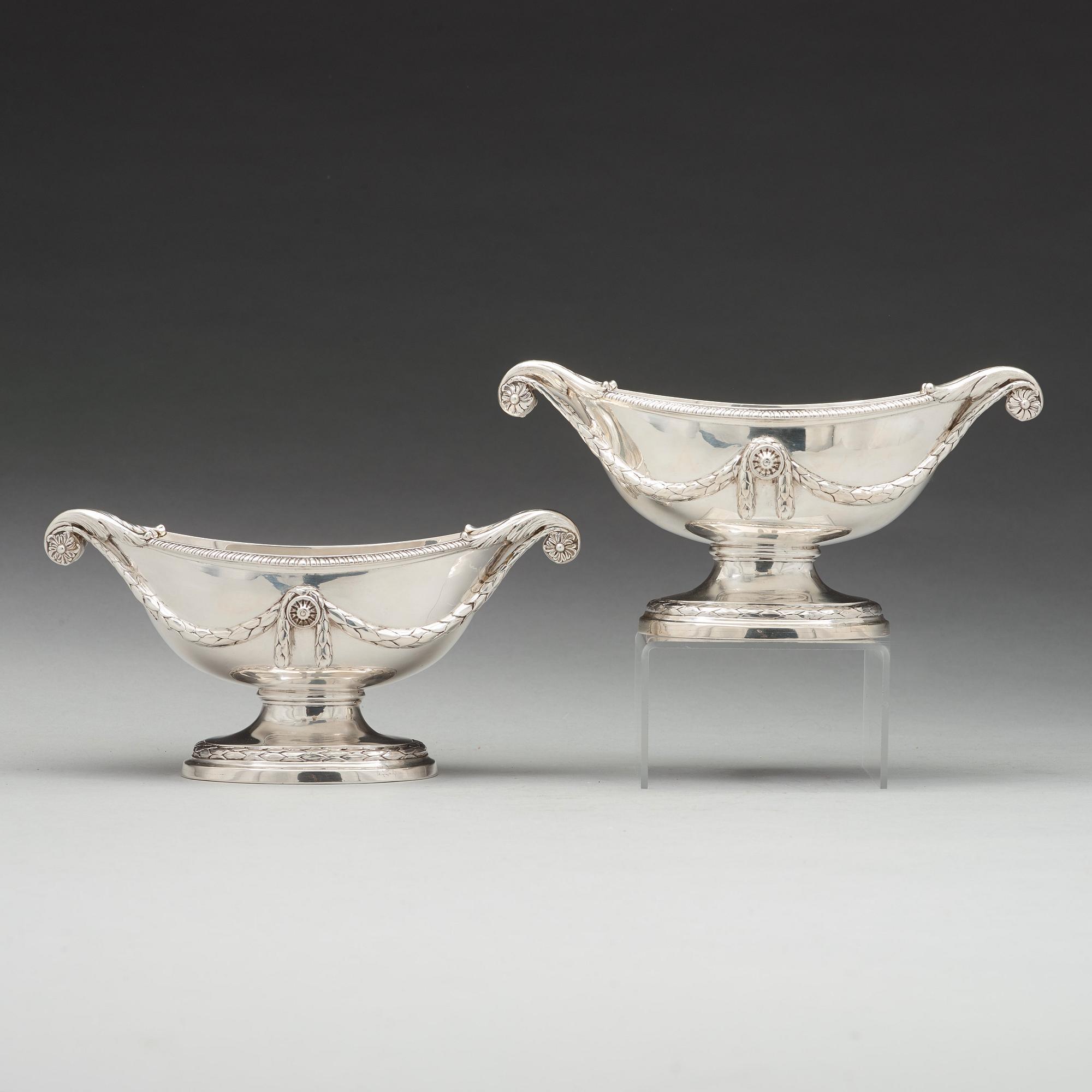 A pair of English 18th century silver sauce-boats, mark of John Parker & Edward Wakelin, London 1768.