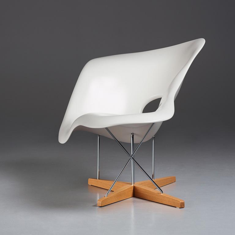 Charles & Ray Eames, "La Chaise", Vitra 2012.