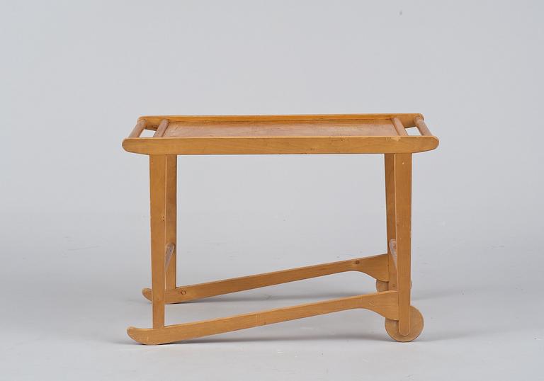 Ilmari Tapiovaara, A TEA TROLLEY.