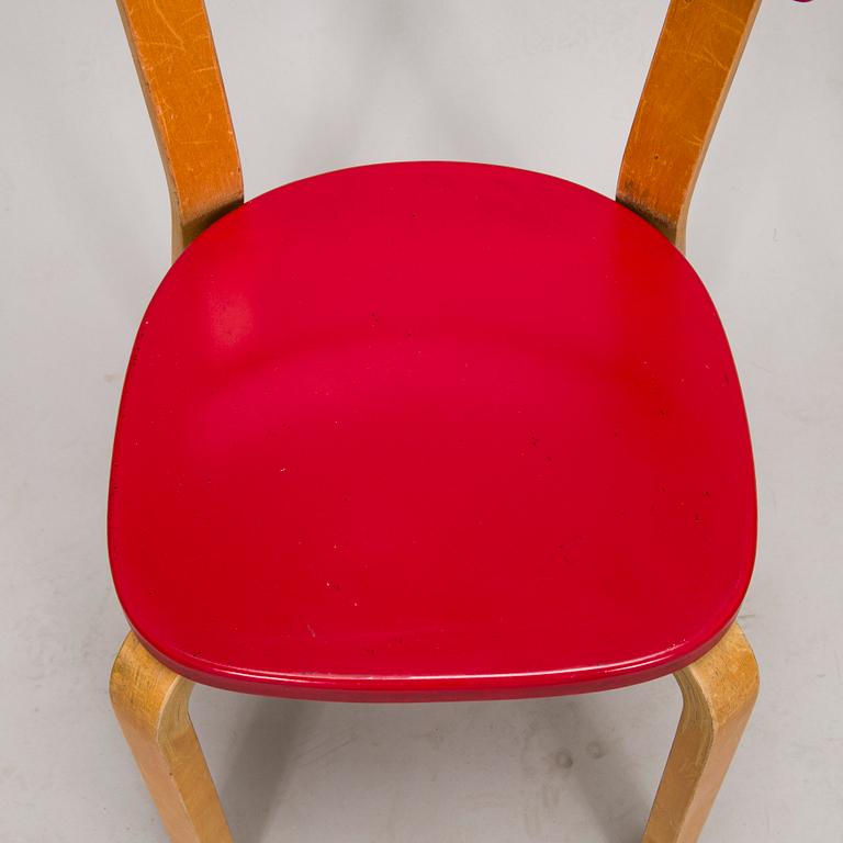 Alvar Aalto, stolar, 4 st, modell 69, för O.Y. Huonekalu- ja Rakennustyötehdas A.B. 1960-talets början.