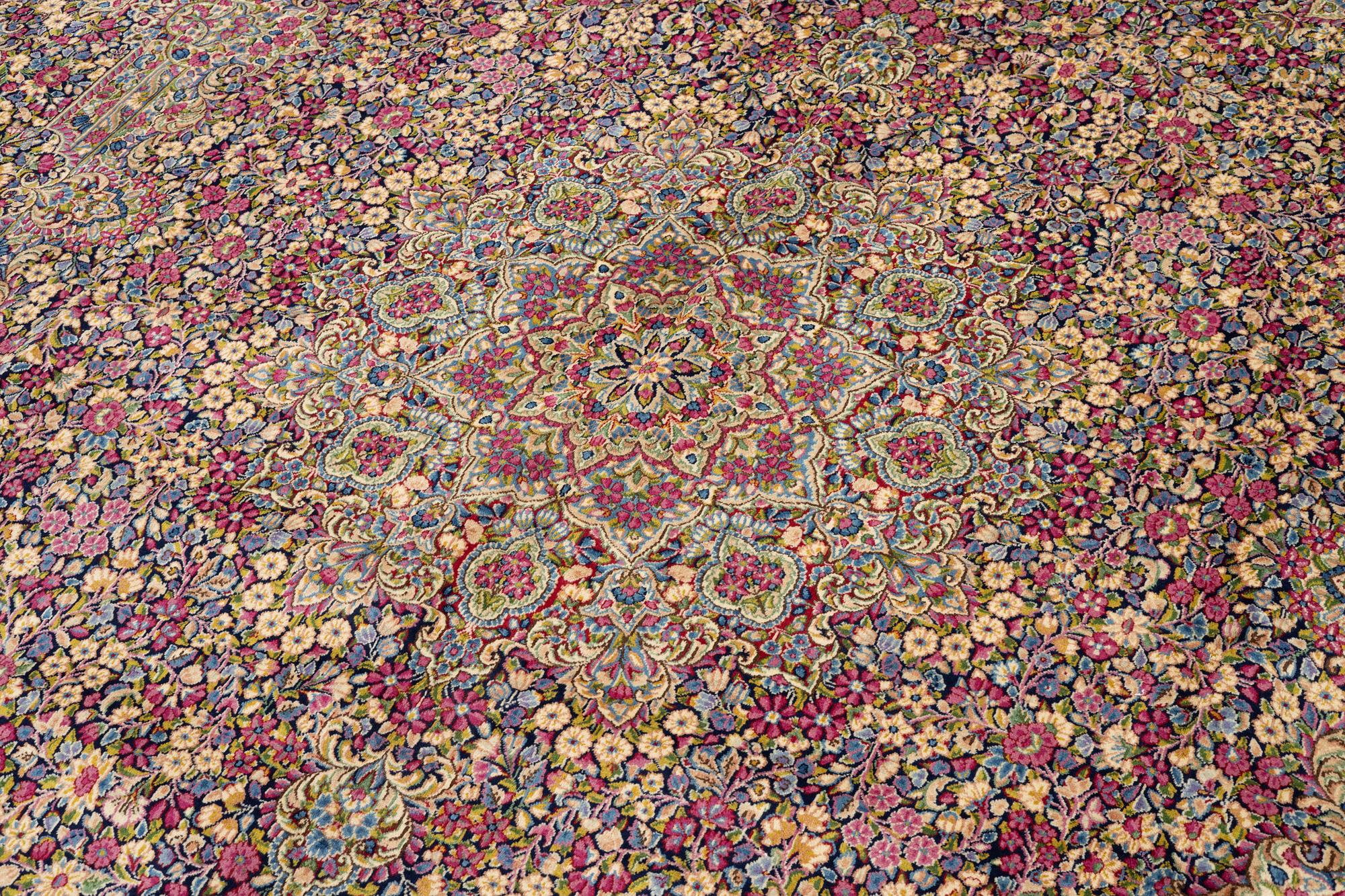 Matta, "Millefleure", Kirman, 417 x 309 cm.