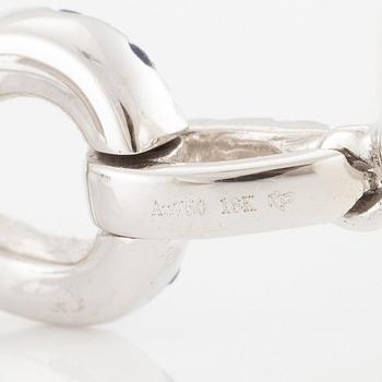 Örhängen, ett par, 18K vitguld med odlade South sea pärlor, safirer och briljantslipade diamanter.