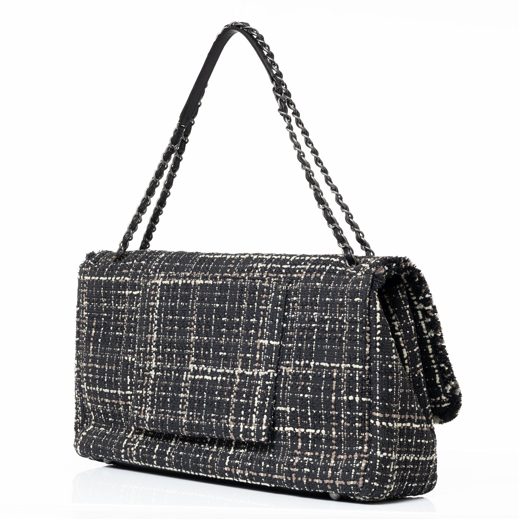 Chanel, väska, "Tweed Carry On Flap Bag", 2016-17.