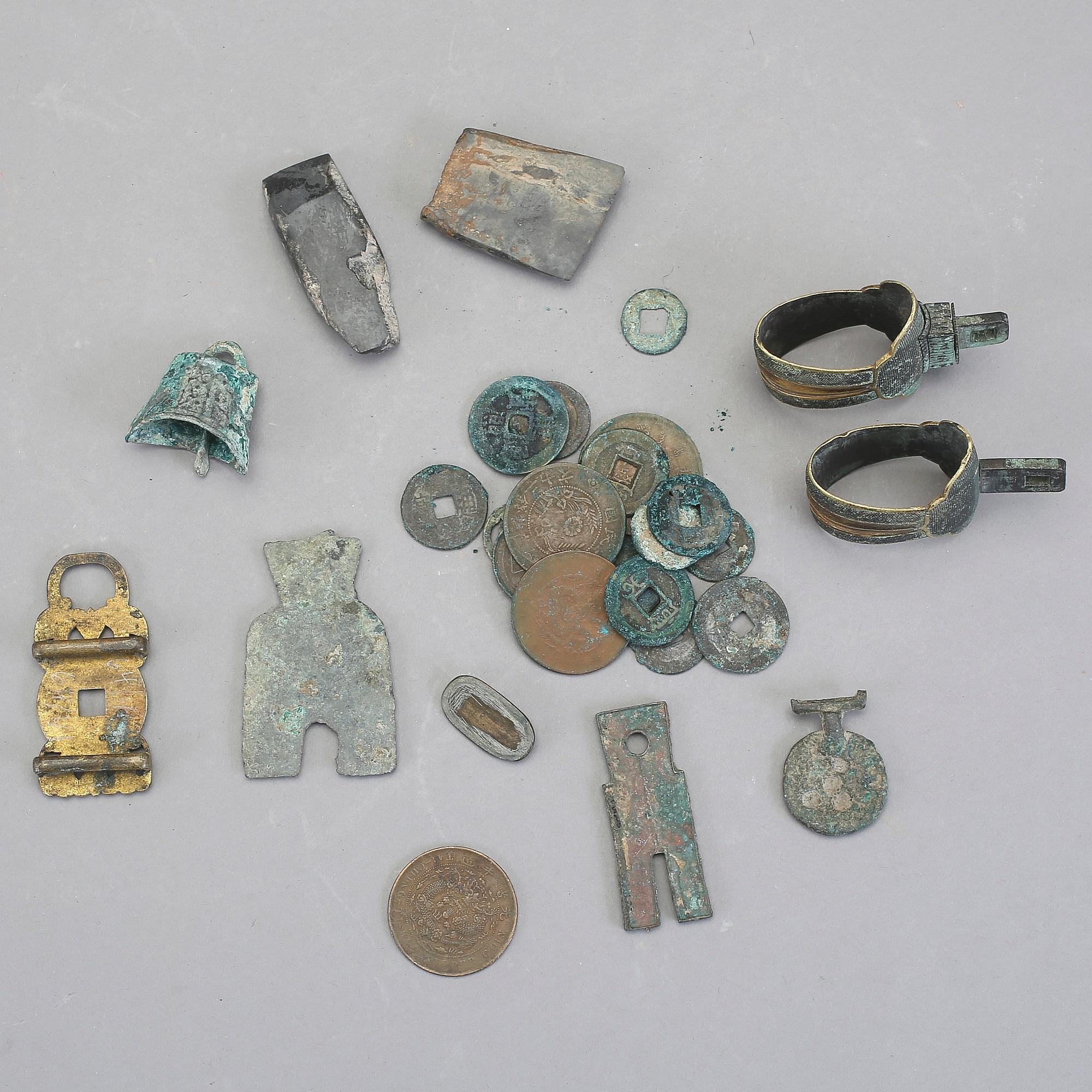 PARTI DIVERSE, 29 delar, metall. Kina.