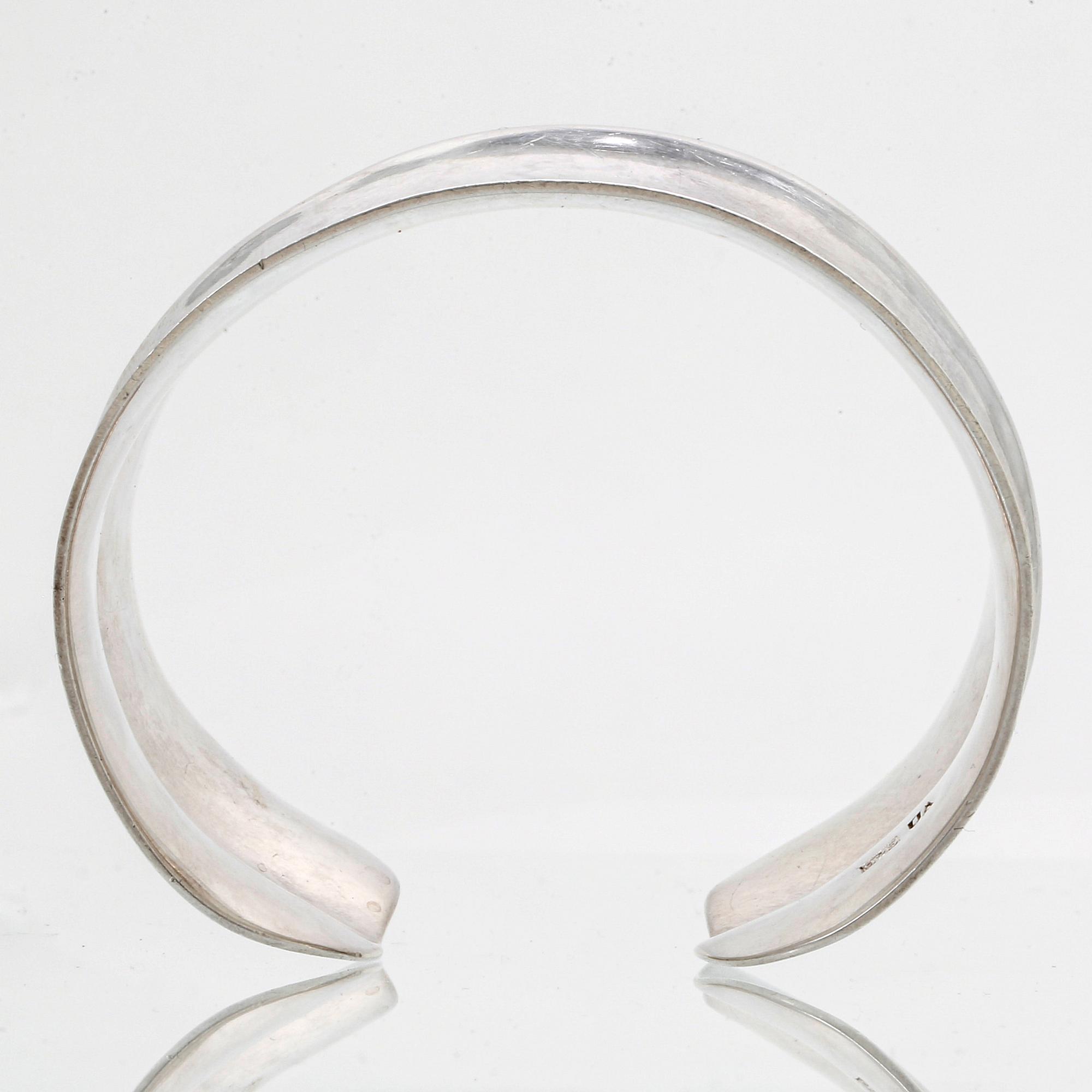 1 armring och 3 ringar, silver, ametist, aventurin och röd sten.