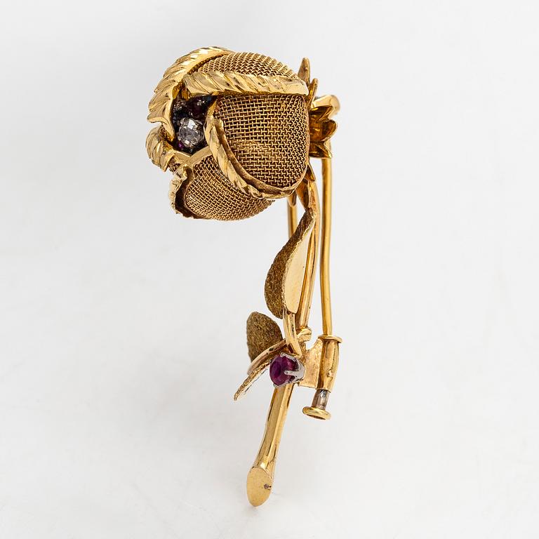 Brosch, "en treblant" ,18K guld i form av ros, med diamant,rubiner, safirer och smaragder. Franska stämplar.
