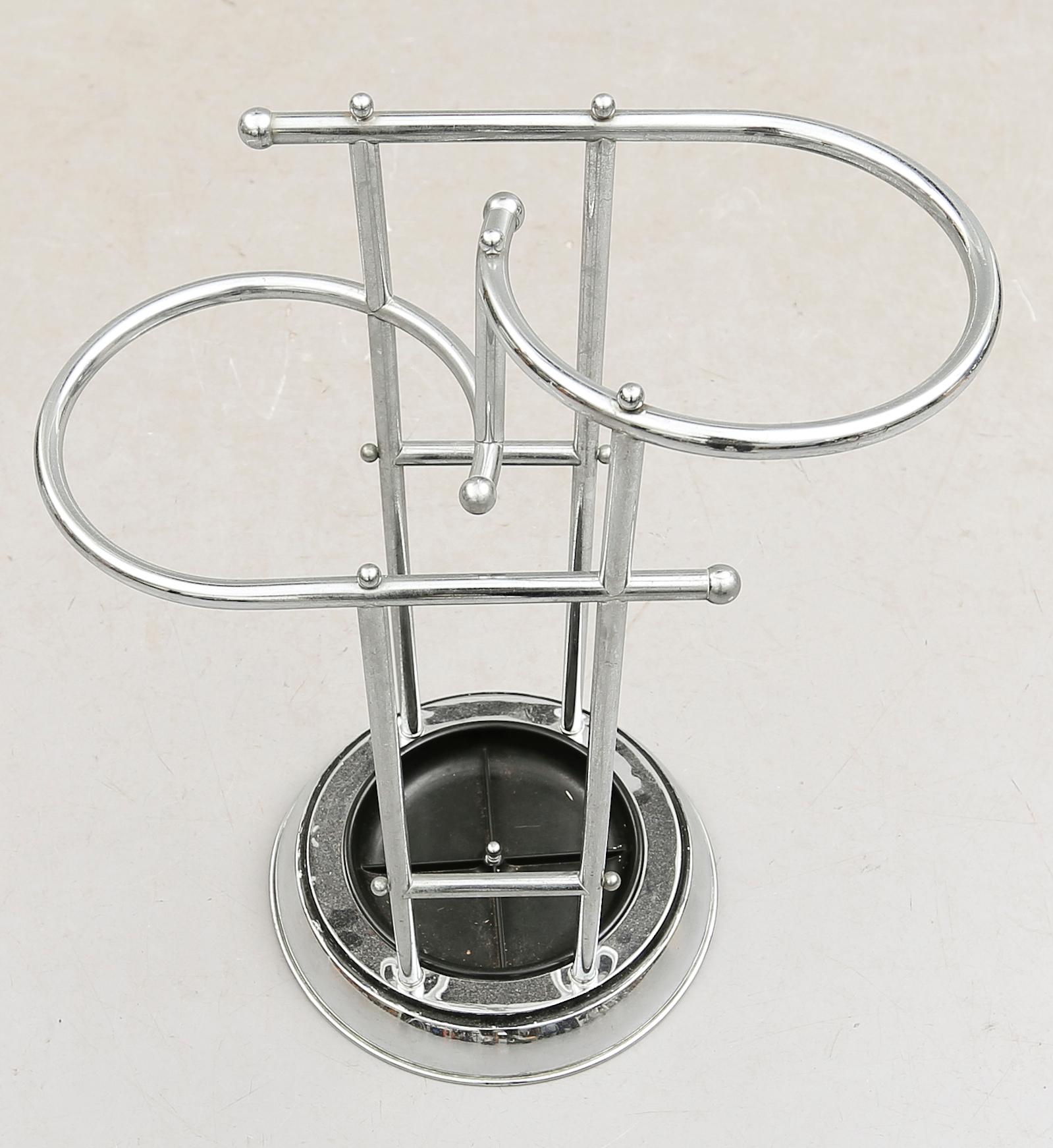 PARAPLYSTÄLL, kromad metall, 1900-talets första hälft.