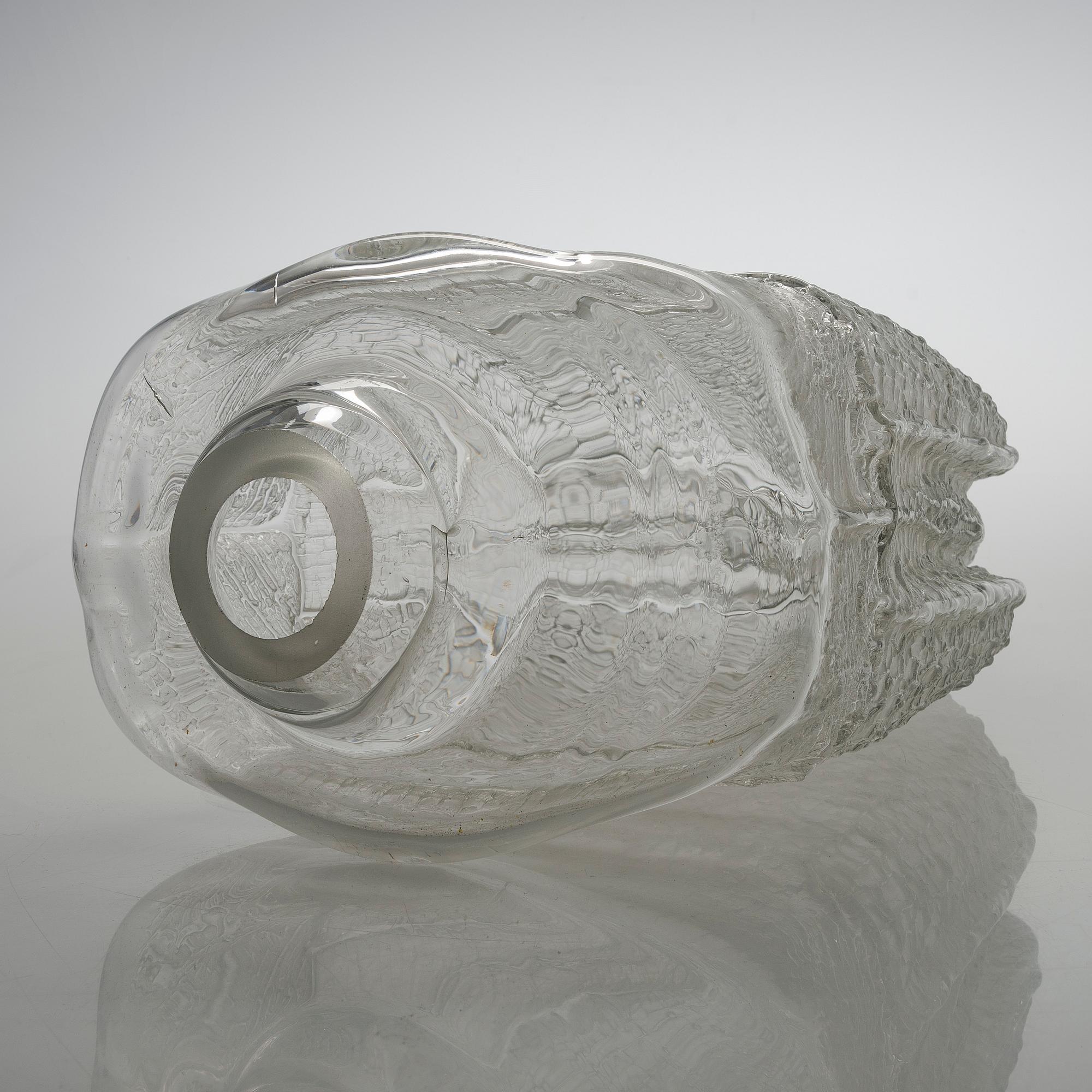 Timo Sarpaneva, a 'Shadows' sculpture from Finlandia series, signed Timo Sarpaneva, Iittala.