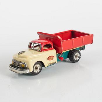 SSS Shoji Toys, among other things, toy cars, 8 pieces, Japan, around the 1950s.