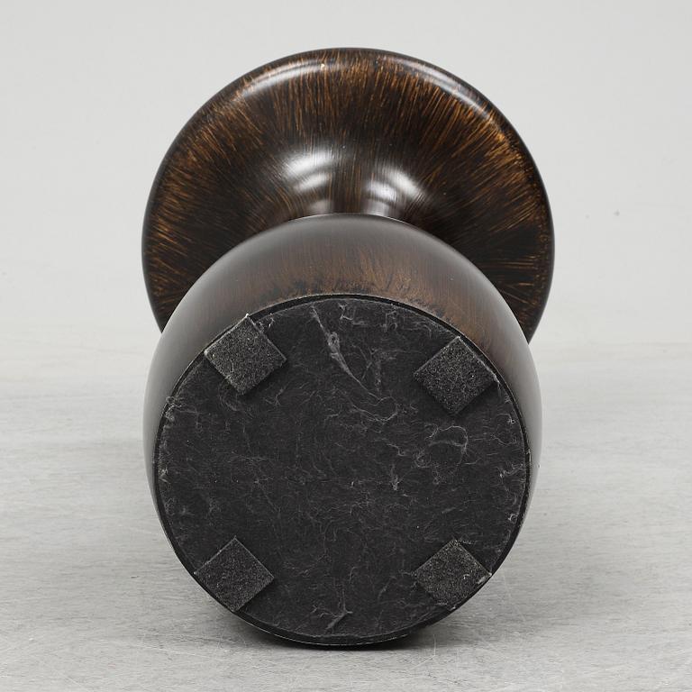 BARBARA BARRY, "Swell accent table" för Baker Furniture.