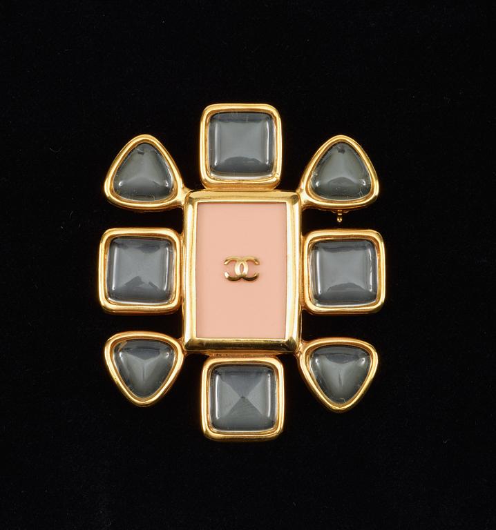 A 1996s brooch by Chanel.
