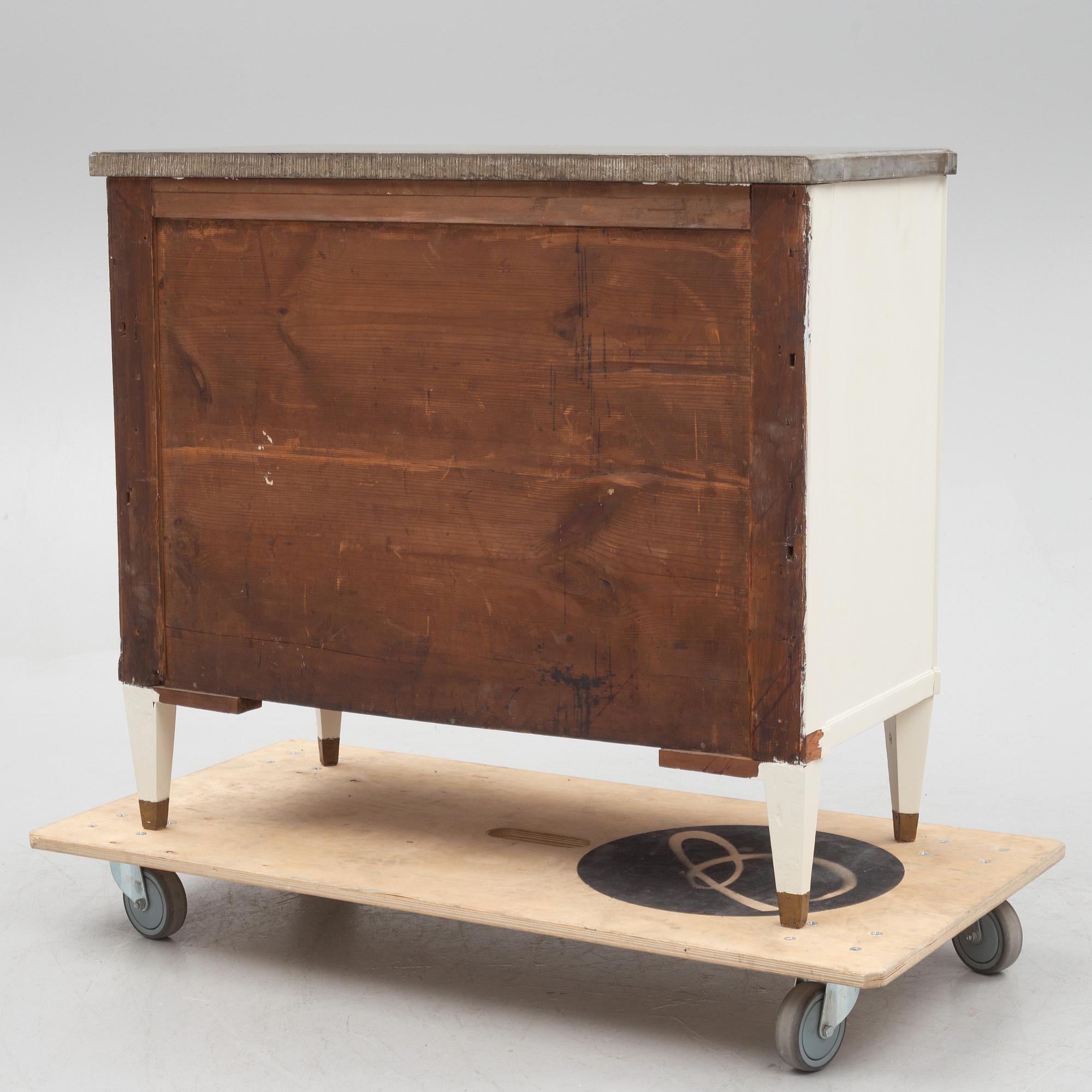 Chest of drawers, circa 1900, Gustavian style.